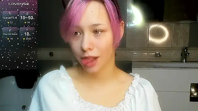 Snapshot of EmilyTrase chatting on 04.06.26 EmilyTrase online show from 04.06.26