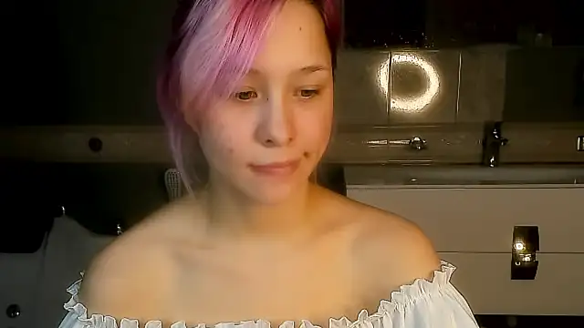 Snapshot of EmilyTrase chatting on 04.06.26 EmilyTrase online show from 04.06.26