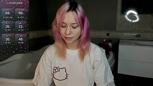 Snapshot of EmilyTrase chatting on 04.09.26 EmilyTrase online show from 04.09.26