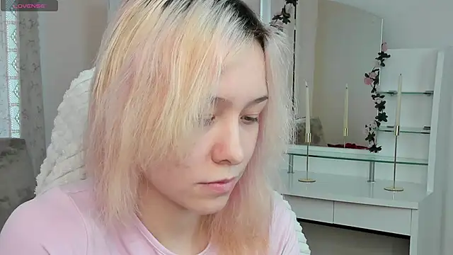EmilyTrase online show from 04.28.26