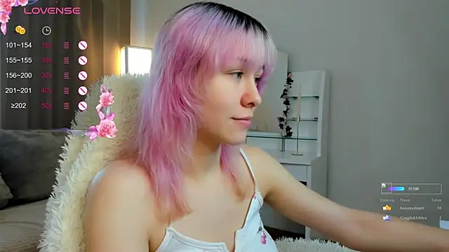 EmilyTrase online show from 06.08.26