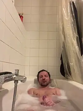 DeN strip online show from 02.12.26