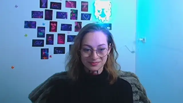 Esmi Winter online show from 02.17.26