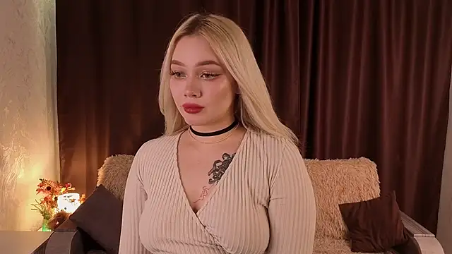 Snapshot of lucyirl chatting on 03.14.26 lucyirl online show from 03.14.26