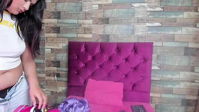 Snapshot of Kitty_Tits chatting on 02.19.26 Kitty Tits online show from 02.19.26