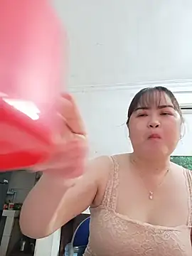 Kee-kimlee online show from 05.18.26