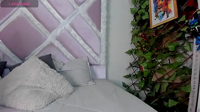 Snapshot of luxx_11 chatting on 02.12.26 luxx 11 online show from 02.12.26