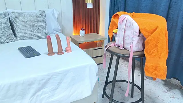 Snapshot of Brisa_Silva chatting on 04.10.26 Brisa Silva online show from 04.10.26