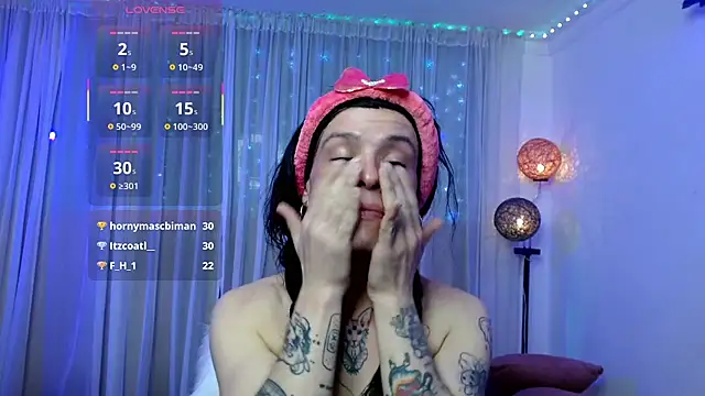 Snapshot of DanniHotBoy02 chatting on 04.30.26 DanniHotBoy02 online show from 04.30.26