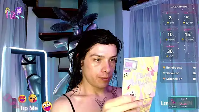 Snapshot of DanniHotBoy02 chatting on 05.23.26 DanniHotBoy02 online show from 05.23.26