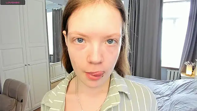 Snapshot of LavenderMitten chatting on 07.26.26 LavenderMitten online show from 07.26.26
