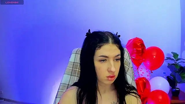 Snapshot of milanasky5 chatting on 02.21.26 milanasky5 online show from 02.21.26