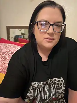 FreaksOffALeash3261 online show from 05.26.26
