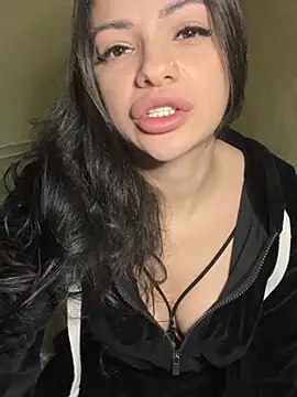 Layana Ro online show from 02.10.26