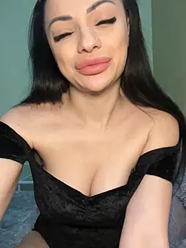 Layana Ro online show from 02.21.26