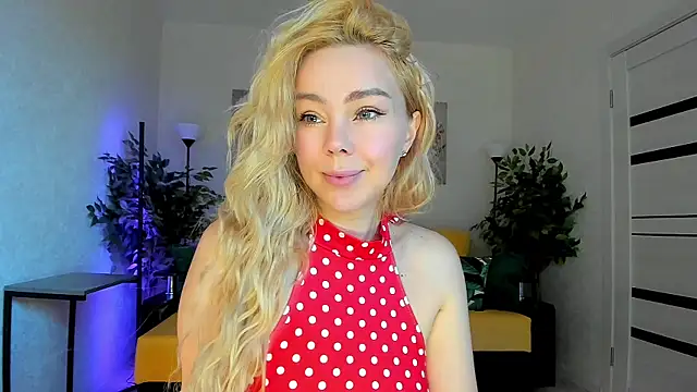 Snapshot of caty_kiss chatting on 06.08.26 caty kiss online show from 06.08.26