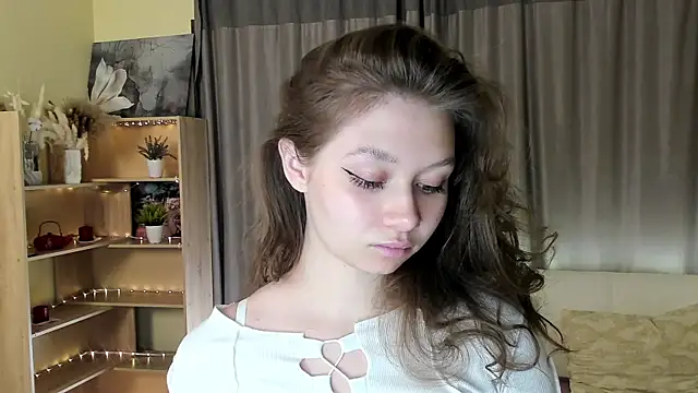 HolliBillig online show from 04.07.26