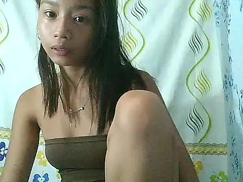 Snapshot of Asianpinay_Skinny1818 chatting on 04.16.26 Asianpinay Skinny1818 online show from 04.16.26
