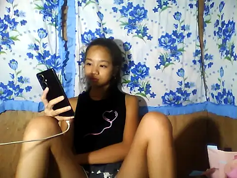 Snapshot of Asianpinay_Skinny1818 chatting on 05.15.26 Asianpinay Skinny1818 online show from 05.15.26