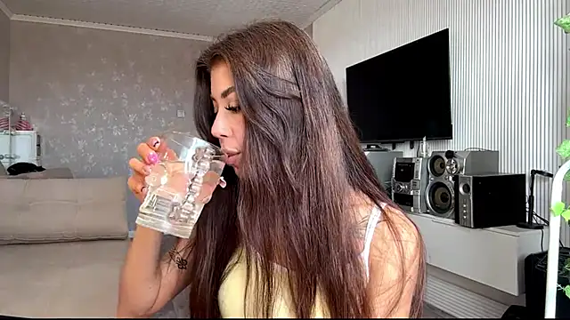 You Club Winx online show from 04.12.26