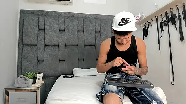 NaughtyVibes OS online show from 05.29.26