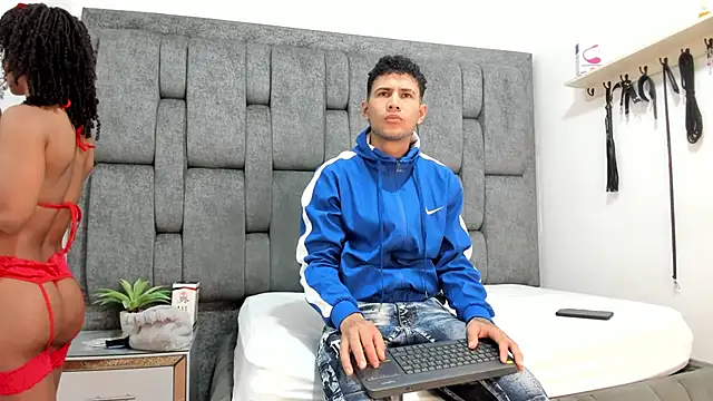 NaughtyVibes OS online show from 06.11.26