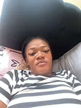 Snapshot of SexyScarlet22 chatting on 02.21.26 SexyScarlet22 online show from 02.21.26