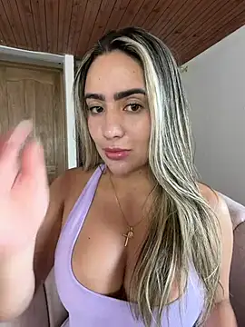 Snapshot of Miilana_ chatting on 07.18.26 Miilana online show from 07.18.26