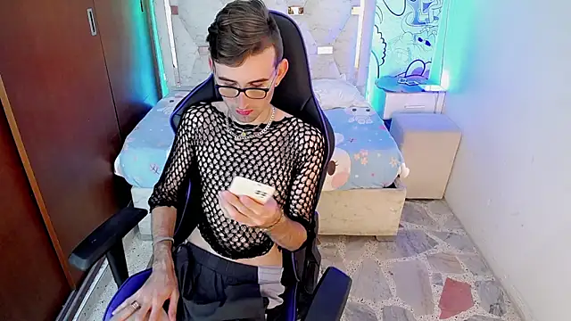 Top and bottom online show from 03.21.26