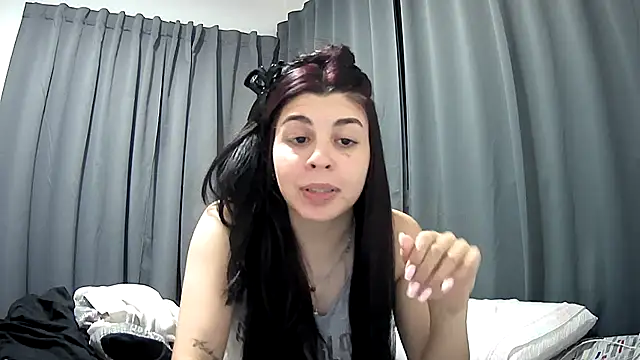 Snapshot of violetazein7 chatting on 03.24.26 violetazein7 online show from 03.24.26