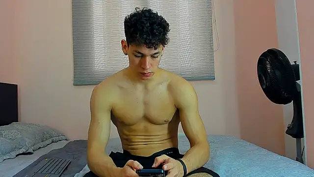 Snapshot of Muscle__Myke chatting on 02.20.26 Muscle Myke online show from 02.20.26