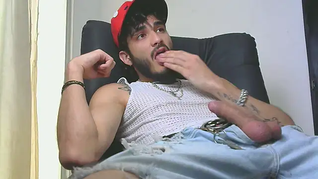 Snapshot of LovexJuxn8 chatting on 02.14.26 LovexJuxn8 online show from 02.14.26