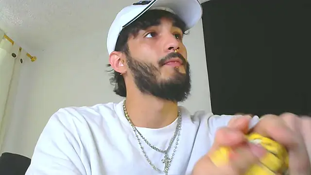 Snapshot of LovexJuxn8 chatting on 02.18.26 LovexJuxn8 online show from 02.18.26