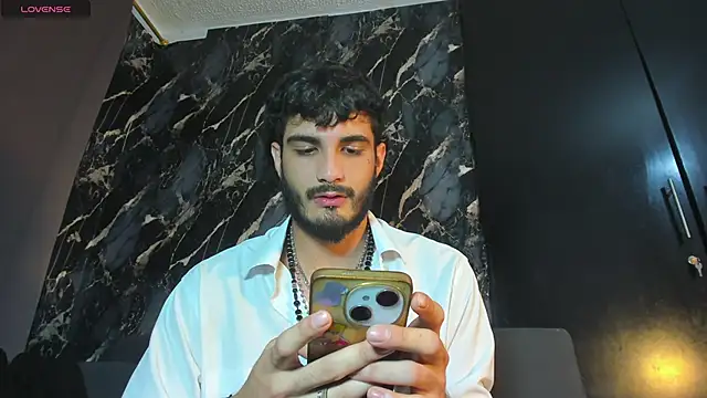 LovexJuxn8 online show from 03.23.26