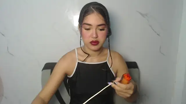 Snapshot of melodyphillips_2_ chatting on 06.04.26 melodyphillips 2 online show from 06.04.26