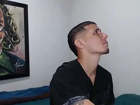 Snapshot of HotSinlge chatting on 02.19.26 HotSinlge online show from 02.19.26