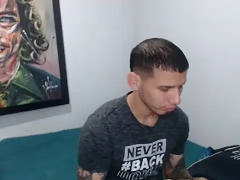 Snapshot of HotSinlge chatting on 02.25.26 HotSinlge online show from 02.25.26