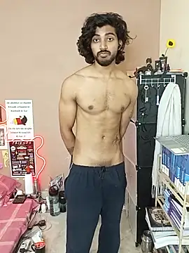 Snapshot of Yk_physique chatting on 04.19.26 Yk physique online show from 04.19.26