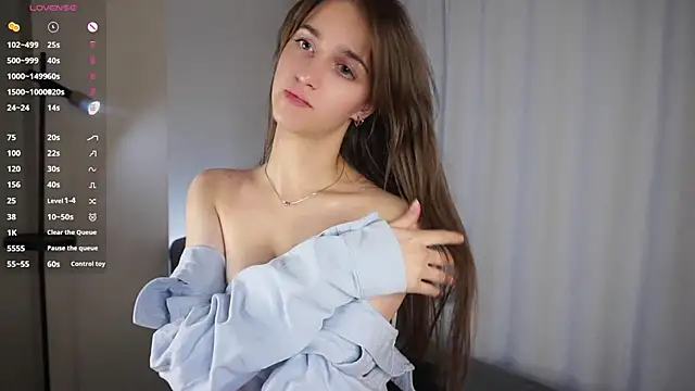 ClarineCasebolt online show from 04.14.26