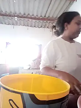 Snapshot of PerlaCurvasgrandes chatting on 02.17.26 PerlaCurvasgrandes online show from 02.17.26