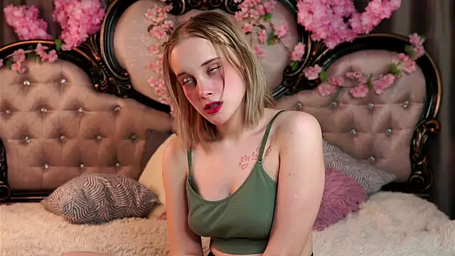 KirstinMcgeady online show from 03.07.26