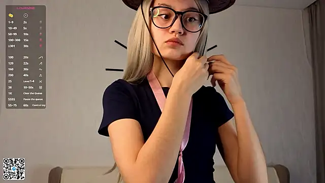 Snapshot of BeatrisRosel chatting on 03.18.26 BeatrisRosel online show from 03.18.26