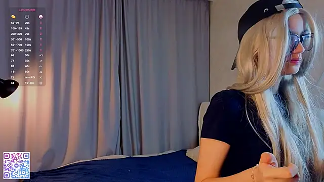 Snapshot of BeatrisRosel chatting on 04.08.26 BeatrisRosel online show from 04.08.26