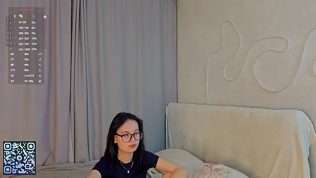 Snapshot of BeatrisRosel chatting on 04.15.26 BeatrisRosel online show from 04.15.26