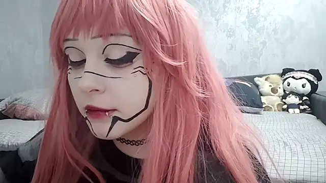 Snapshot of NaomiJess chatting on 04.13.26 NaomiJess online show from 04.13.26