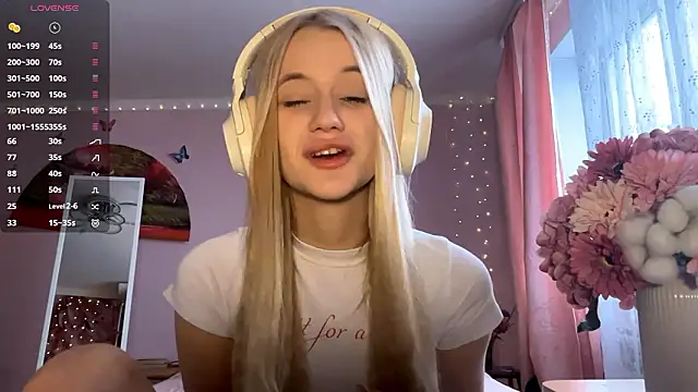 Snapshot of MelissaZaria chatting on 02.13.26 MelissaZaria online show from 02.13.26