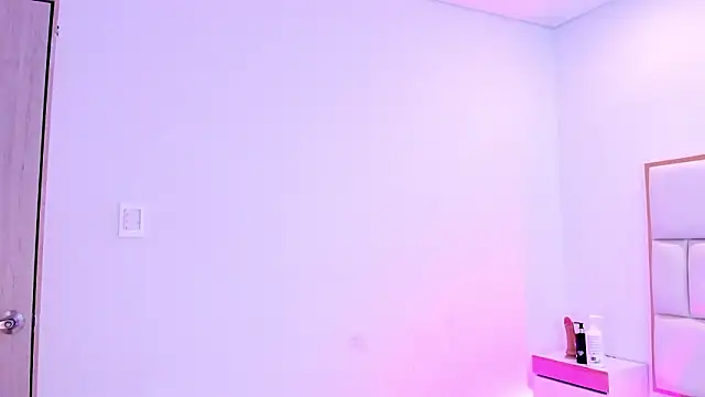 Snapshot of Violetta-foxx chatting on 02.24.26 Violetta-foxx online show from 02.24.26