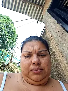 Snapshot of Juli_Powl chatting on 04.01.26 Juli Powl online show from 04.01.26