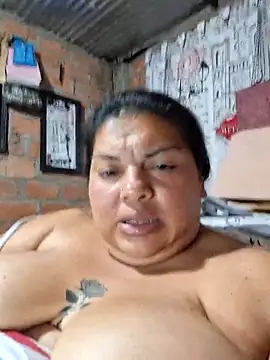 Snapshot of Juli_Powl chatting on 04.05.26 Juli Powl online show from 04.05.26