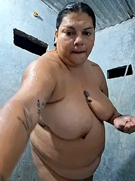 Snapshot of Juli_Powl chatting on 04.12.26 Juli Powl online show from 04.12.26